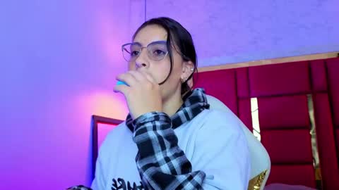 Snapshot of moon_winy chatting on 04/30/26, 12:00 Winy online show from 04/30/26, 12:00