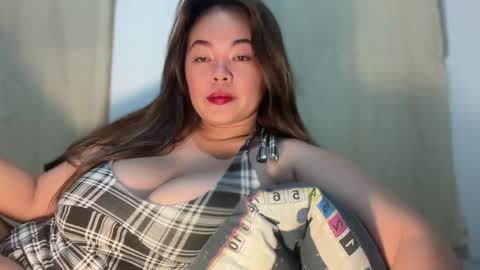 moona_luna21 online show from 12/16/25, 09:58