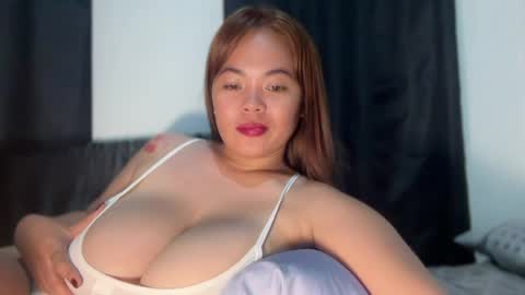 moona_luna21 online show from 04/01/26, 04:26