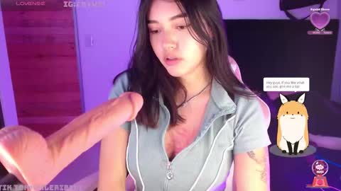 Snapshot of moonbella_bell chatting on 11/09/25, 04:55 bell online show from 11/09/25, 04:55