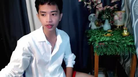 Snapshot of moonboy398577 chatting on 02/12/26, 08:31 Josh online show from 02/12/26, 08:31