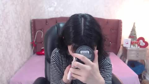 Snapshot of mooncharlotte chatting on 12/21/24, 06:12 Charlotte online show from 12/21/24, 06:12