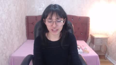 Snapshot of mooncharlotte chatting on 02/11/25, 05:29 Charlotte online show from 02/11/25, 05:29