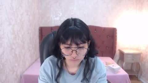 Snapshot of mooncharlotte chatting on 02/19/25, 05:27 Charlotte online show from 02/19/25, 05:27