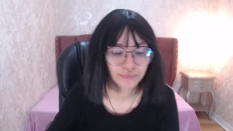 Snapshot of mooncharlotte chatting on 03/03/25, 04:24 Charlotte online show from 03/03/25, 04:24