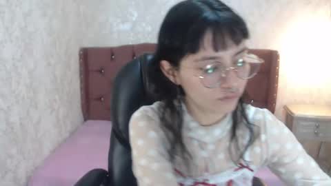 Snapshot of mooncharlotte chatting on 03/09/25, 06:11 Charlotte online show from 03/09/25, 06:11