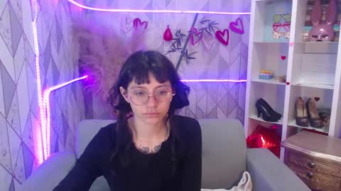 Snapshot of mooncharlotte chatting on 09/15/25, 07:47 Charlotte online show from 09/15/25, 07:47