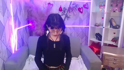 Snapshot of mooncharlotte chatting on 10/14/25, 07:58 Charlotte online show from 10/14/25, 07:58