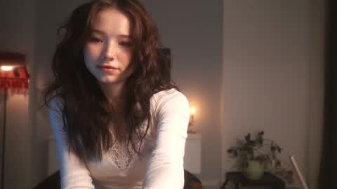 Snapshot of moonfaced_ chatting on 02/07/26, 04:11 Ann online show from 02/07/26, 04:11