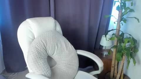 moonie_baddie31 online show from 01/07/26, 08:00