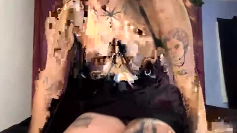 Snapshot of moonkitty6969 chatting on 09/17/25, 12:45 Moonkitty online show from 09/17/25, 12:45