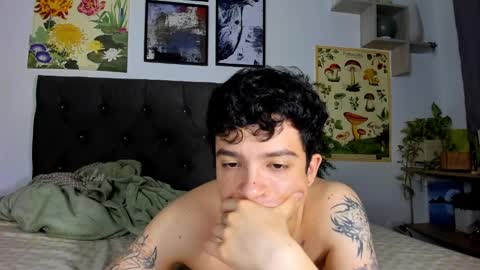 Clove online show from 02/10/25, 05:47