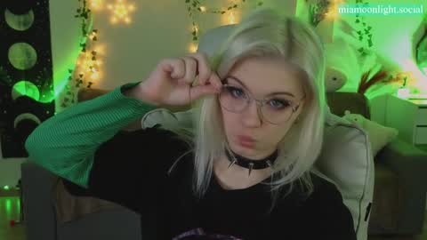 Mia   online show from 01/22/25, 04:33