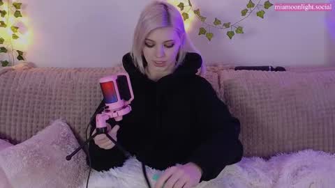 Mia   online show from 02/16/25, 07:49