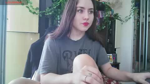 Snapshot of moonlight_sonataa chatting on 06/20/26, 07:44 moonlight_sonataa online show from 06/20/26, 07:44