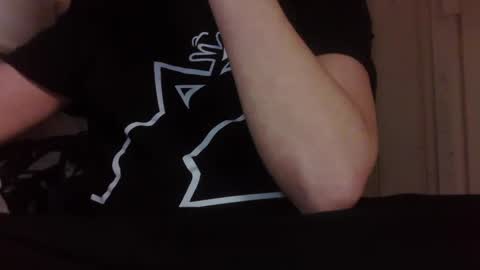 Snapshot of moonlines chatting on 01/01/25, 06:58 BouncyBoner online show from 01/01/25, 06:58