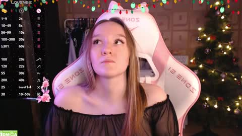 Snapshot of moonlish_siren chatting on 12/20/24, 10:00 Katrin online show from 12/20/24, 10:00