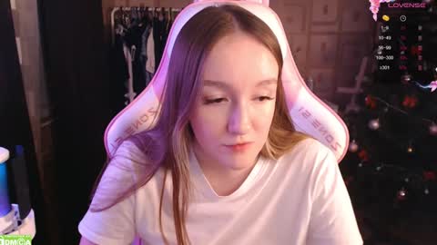 Snapshot of moonlish_siren chatting on 01/26/25, 09:51 Katrin online show from 01/26/25, 09:51