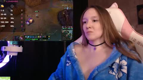 Snapshot of moonlish_siren chatting on 03/02/25, 09:11 Katrin online show from 03/02/25, 09:11