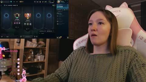 Snapshot of moonlish_siren chatting on 11/09/25, 09:13 Katrin online show from 11/09/25, 09:13