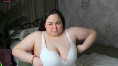 Snapshot of moonlitadele chatting on 03/04/26, 09:04 Adele online show from 03/04/26, 09:04