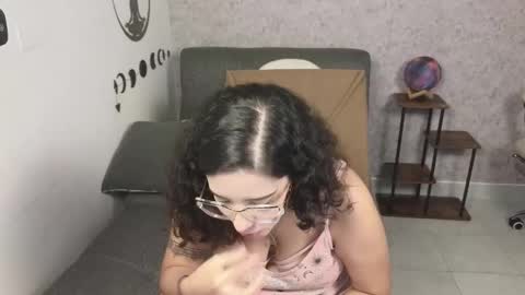 Moon Woman online show from 03/07/25, 09:40