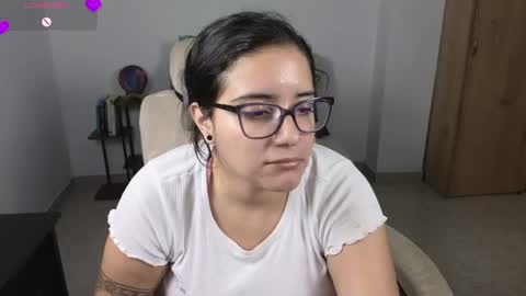 Snapshot of moonwoman_ chatting on 07/07/26, 02:14 Moon Woman online show from 07/07/26, 02:14