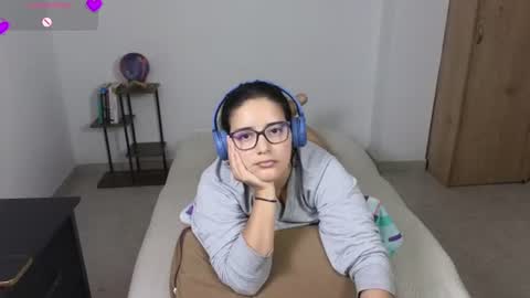 Snapshot of moonwoman_ chatting on 07/14/26, 10:21 Moon Woman online show from 07/14/26, 10:21