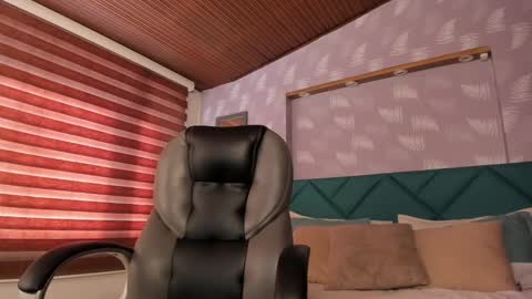 Michelle online show from 02/01/25, 01:09