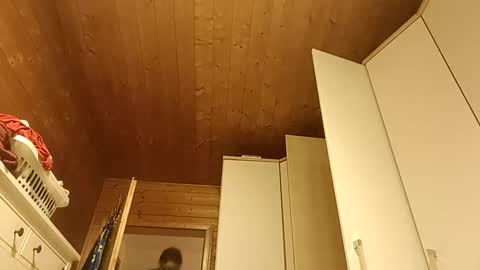 moos1 online show from 10/09/25, 05:05