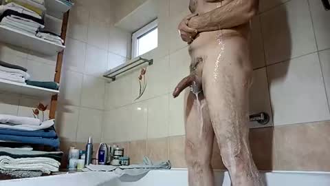 moos1 online show from 04/16/26, 04:57