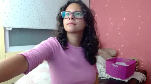 Snapshot of mora_haze chatting on 01/06/25, 12:27 Mora Haze 3 online show from 01/06/25, 12:27