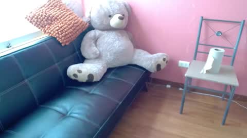 Snapshot of mora_haze chatting on 02/17/25, 09:19 Mora Haze 3 online show from 02/17/25, 09:19