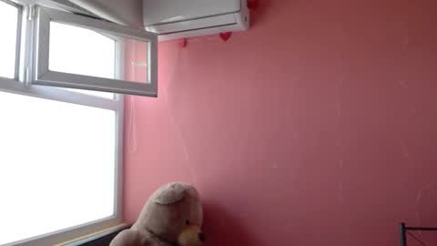 Snapshot of mora_haze chatting on 02/19/25, 05:38 Mora Haze 3 online show from 02/19/25, 05:38