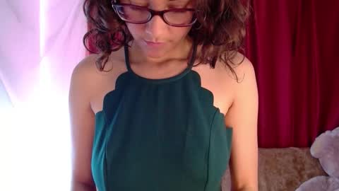 Snapshot of mora_haze chatting on 11/09/25, 05:11 Mora Haze 3 online show from 11/09/25, 05:11