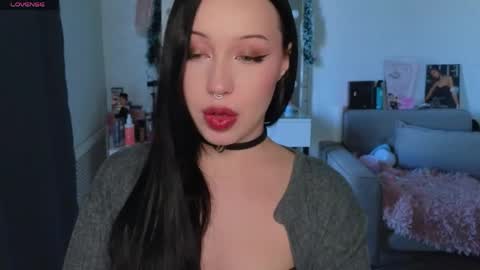 Snapshot of moranagoddess chatting on 04/16/26, 01:56 Morana follow my boosty online show from 04/16/26, 01:56