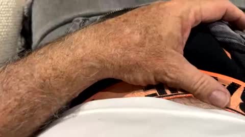 Me online show from 10/22/25, 10:59