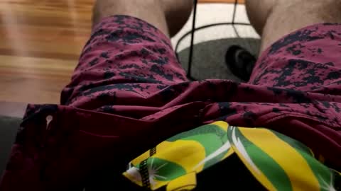 Me online show from 12/18/25, 12:00