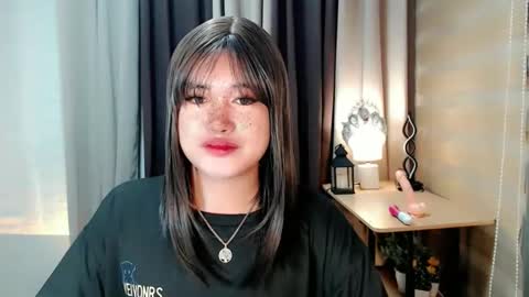 Snapshot of morenaaries12 chatting on 09/22/25, 08:00 MIA online show from 09/22/25, 08:00