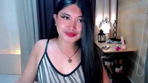 Snapshot of morenaaries12 chatting on 09/28/25, 08:09 MIA online show from 09/28/25, 08:09