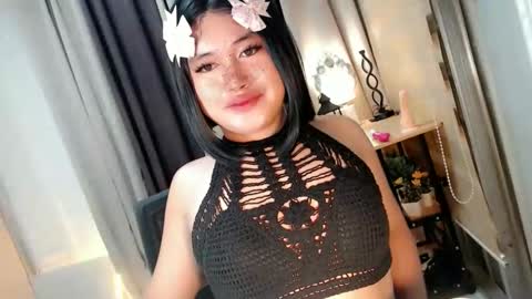 Snapshot of morenaaries12 chatting on 10/17/25, 02:08 MIA online show from 10/17/25, 02:08