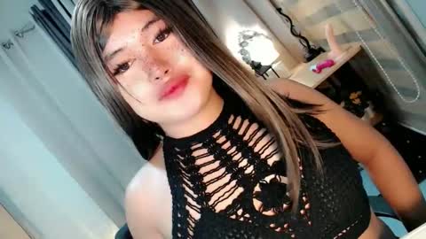 Snapshot of morenaaries12 chatting on 10/22/25, 08:03 MIA online show from 10/22/25, 08:03