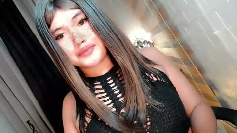 Snapshot of morenaaries12 chatting on 11/11/25, 05:24 MIA online show from 11/11/25, 05:24