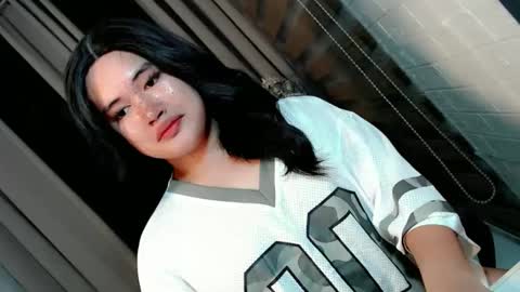 Snapshot of morenaaries12 chatting on 11/25/25, 08:25 MIA online show from 11/25/25, 08:25