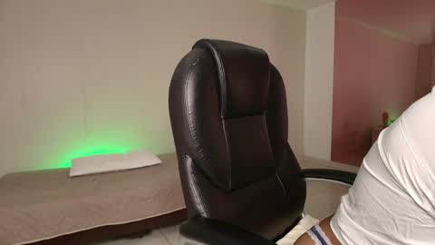 Snapshot of morenatemptress chatting on 07/31/26, 04:12 Morena online show from 07/31/26, 04:12