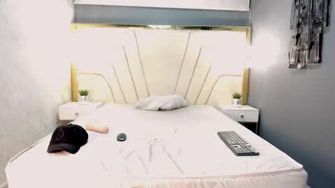 Mmorenito online show from 10/12/25, 06:51