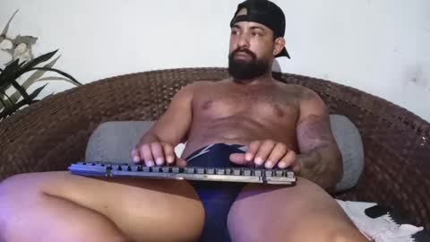 Snapshot of moreno_lutador chatting on 02/27/25, 07:01 John john online show from 02/27/25, 07:01