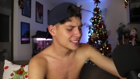 Snapshot of morgan_hiller chatting on 12/04/24, 12:08 online show from 12/04/24, 12:08