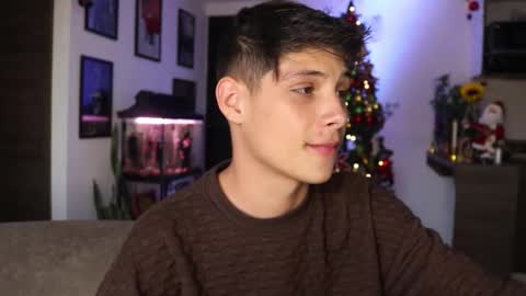 Snapshot of morgan_hiller chatting on 12/29/24, 10:47 online show from 12/29/24, 10:47