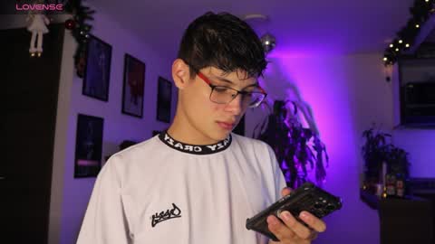 Snapshot of morgan_hiller chatting on 01/18/25, 01:30 online show from 01/18/25, 01:30